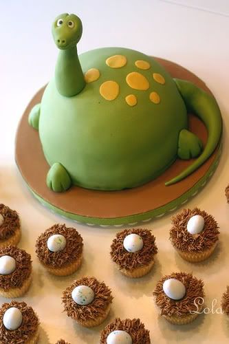 cute-food-dinosaur-with-eggs-cake.jpg