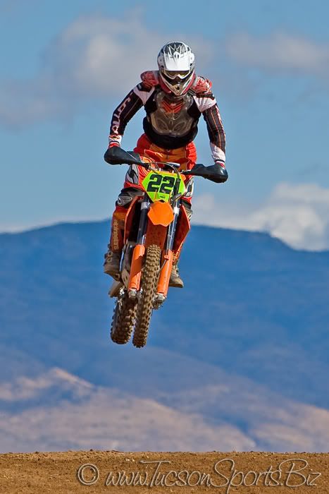 IMAGE: http://i37.photobucket.com/albums/e100/topher04r1/CAF_1057.jpg