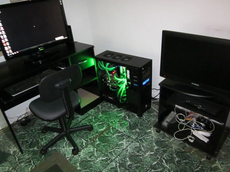 [Image: desktop009-1.jpg]