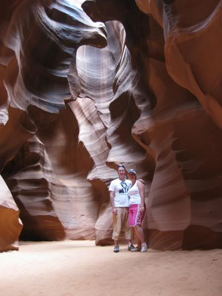 IMAGE: http://i37.photobucket.com/albums/e61/salsachatta/usa%2009/AntelopeCanyonSlotTourTue3-6-09067.jpg