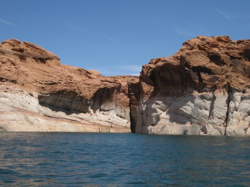 IMAGE: http://i37.photobucket.com/albums/e61/salsachatta/usa%2009/BoatHireWed3-6-09033.jpg