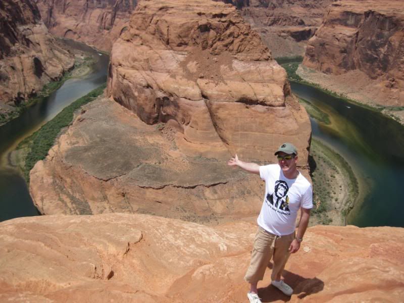 IMAGE: http://i37.photobucket.com/albums/e61/salsachatta/usa%2009/HorseShoebendoverlookTue3-6-09024.jpg