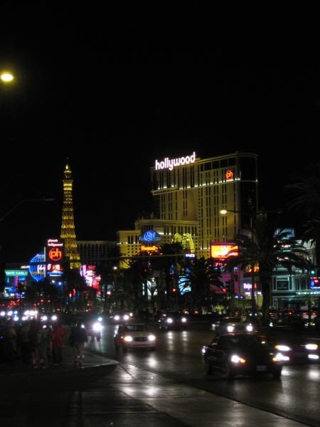 IMAGE: http://i37.photobucket.com/albums/e61/salsachatta/usa%2009/VegasTues9-6-09054.jpg