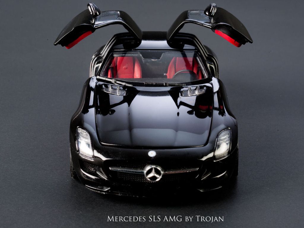 Mercedes-SLS-AMG-Revell-fot10_zpsxi6dqupn.jpg