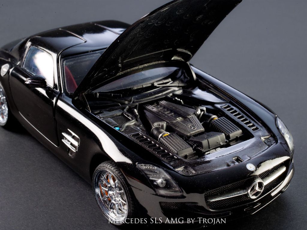 Mercedes-SLS-AMG-Revell-fot5_zps8nc68bqu.jpg