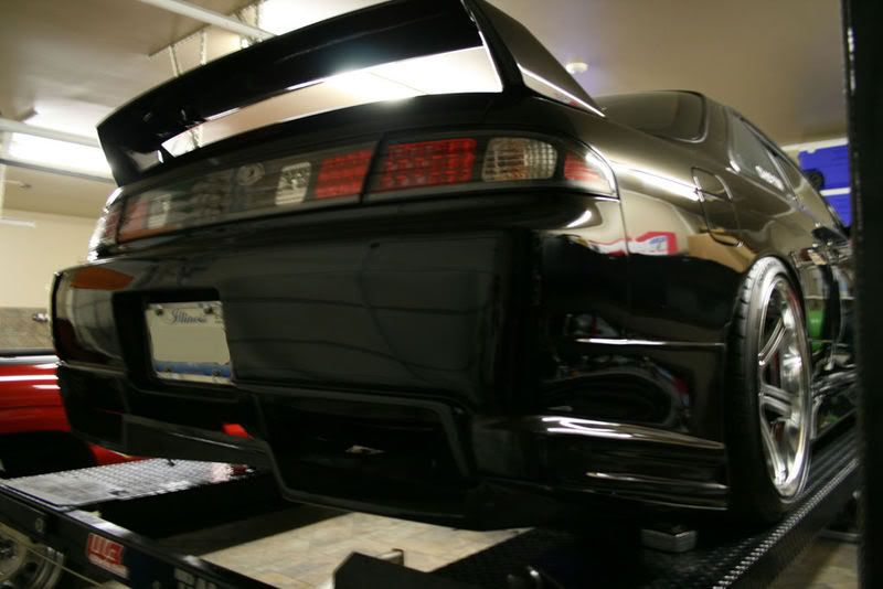 http://i37.photobucket.com/albums/e63/Jlee87/s14garage007jpg2.jpg