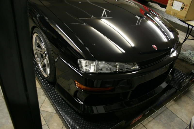 http://i37.photobucket.com/albums/e63/Jlee87/s14garage025.jpg