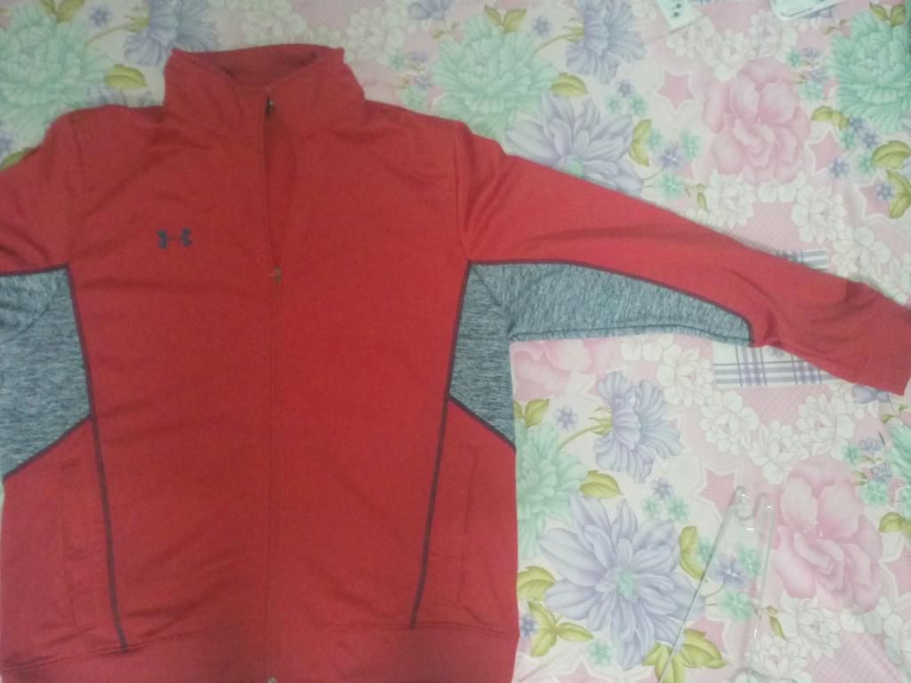 - bình dương : Bán 2 em áo khoác under armour hàng chính hãng - 4