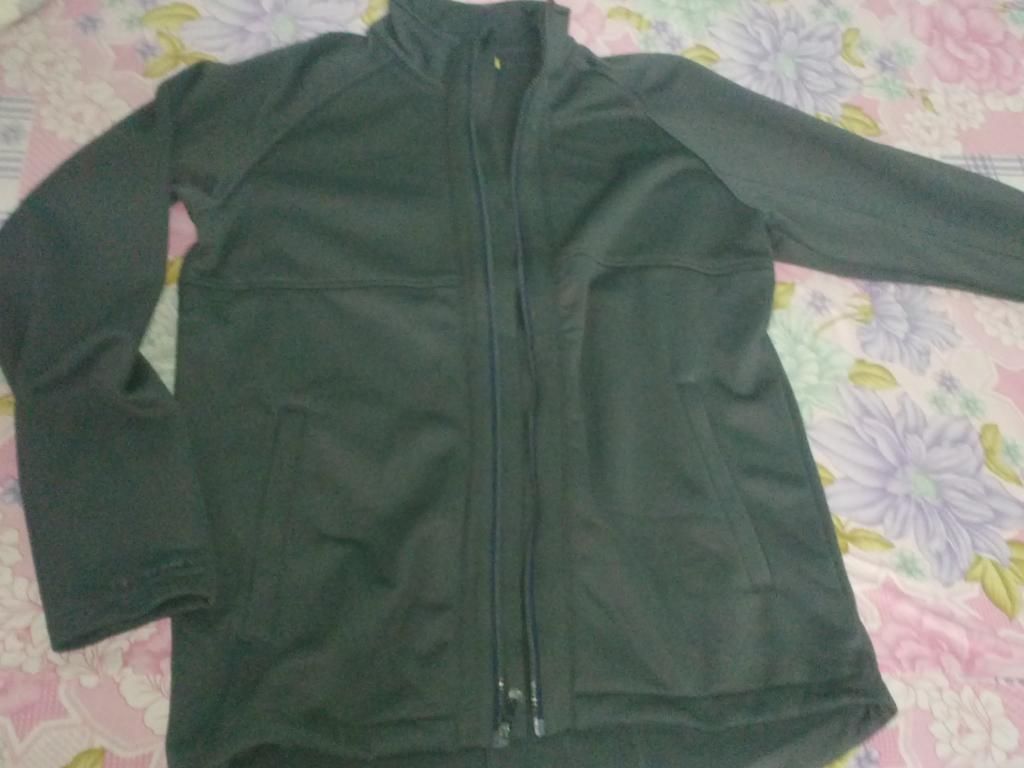 - bình dương : Bán 2 em áo khoác under armour hàng chính hãng - 7