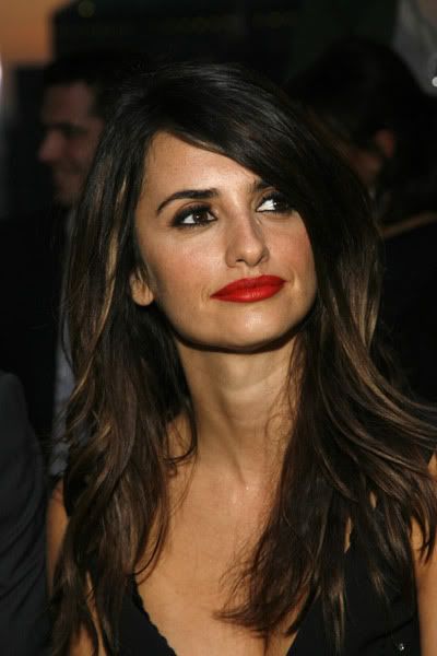 25224d1235657715-penelope-cruz-wall.jpg