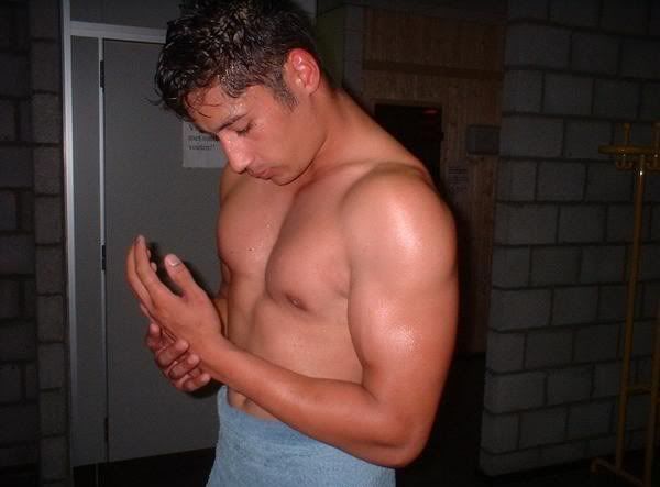 [img width=600 height=443]http://i37.photobucket.com/albums/e67/mirella22/1657942.jpg[/img]