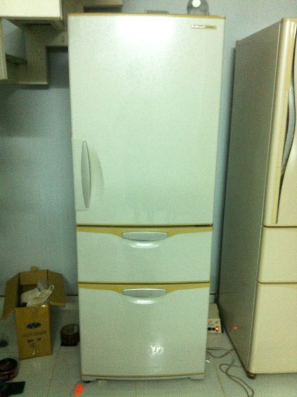 Tủ lạnh inverter hàng Nhật siêu tiết kiệm điện , cần tiền bán gấp giá cực rẻ đây !