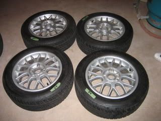 http://i37.photobucket.com/albums/e77/240ville/rims/IMG_0780.jpg