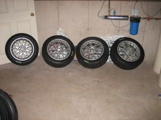 http://i37.photobucket.com/albums/e77/240ville/rims/IMG_0781.jpg