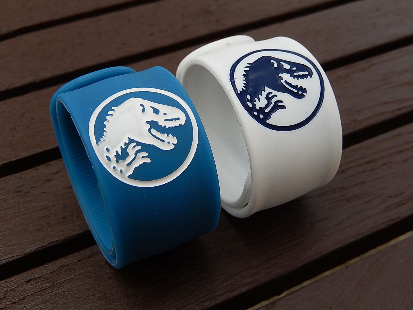 bluewhite_zpsab385c9d.jpg