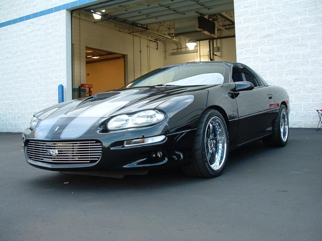 98_02_Camaro_SS_black_silver_stripe.jpg