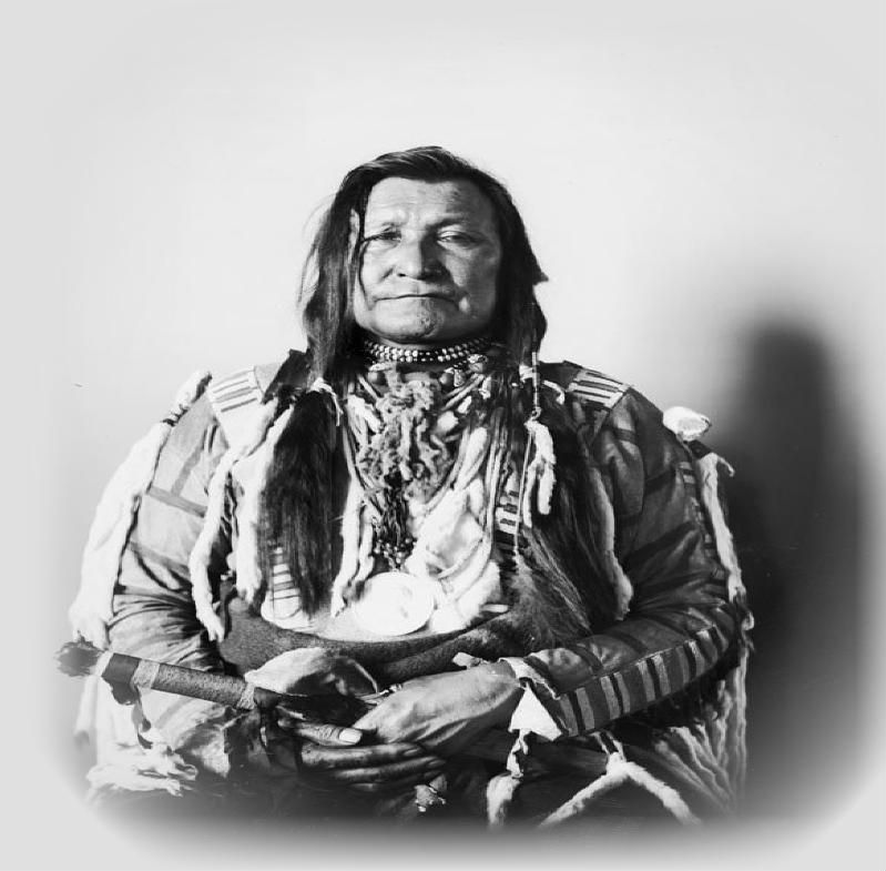 Mountain-Chief-Blackfoot-1903
