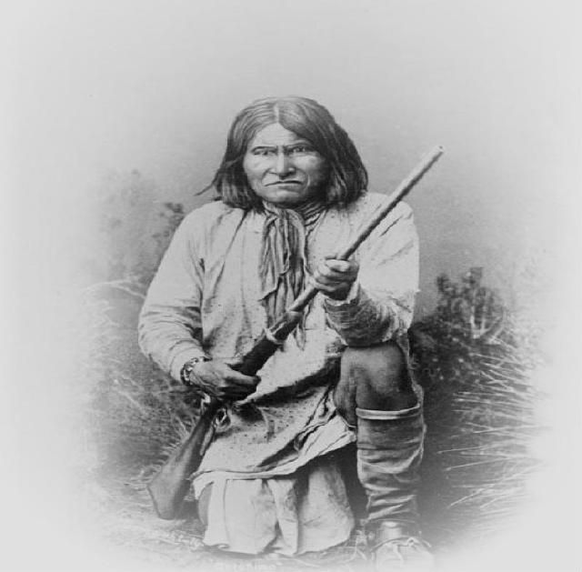 GERONIMO photo Goyathlay-One-Who-Yawns-called-Geronimo-Chiricahua-Apache-1886.jpg