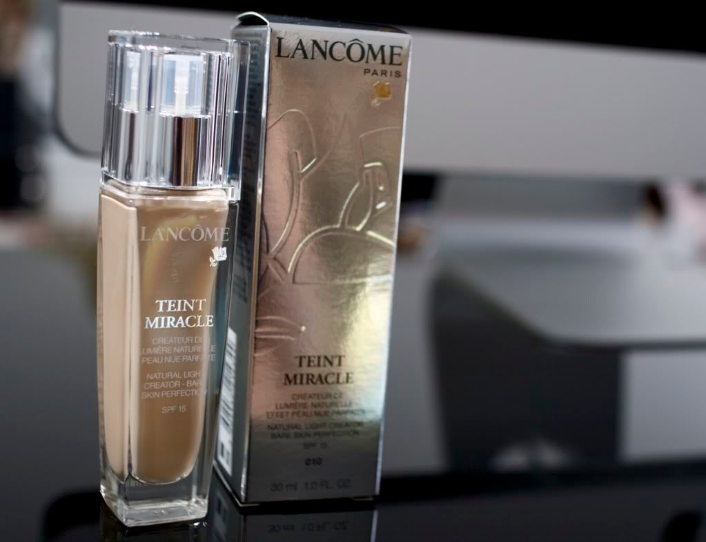 Lancome Teint Miracle Foundation @ http://nzfashionista.blogspot.com