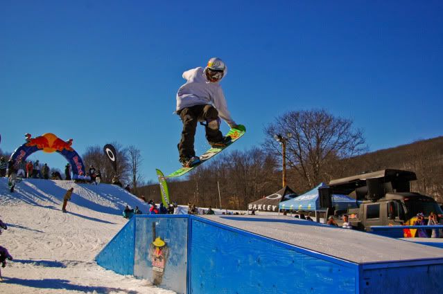 http://i37.photobucket.com/albums/e96/boarding087/2010%20Redbull%20Butter%20compatition/DSC_2744.jpg