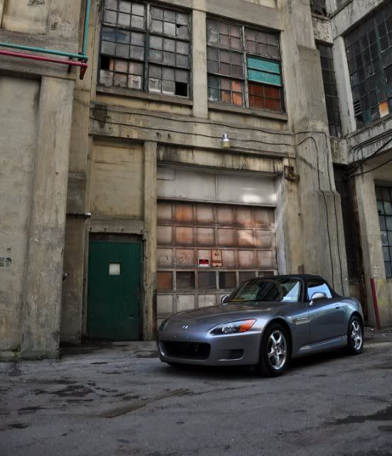 http://i37.photobucket.com/albums/e96/boarding087/Abandoned%20warehouse%20auto%20photos/29.jpg