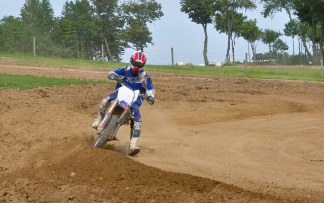 http://i37.photobucket.com/albums/e96/boarding087/DSC_0665-1.jpg