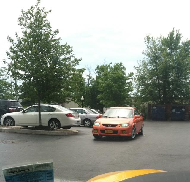 http://i37.photobucket.com/albums/e96/boarding087/IMG_7880_zps770f0470.jpg
