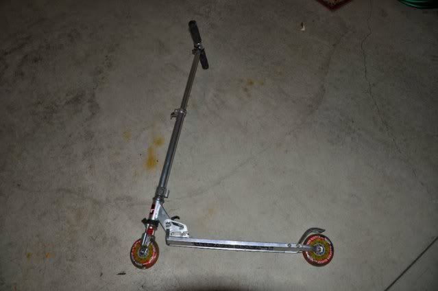 http://i37.photobucket.com/albums/e96/boarding087/for%20sale/scooter3-1.jpg