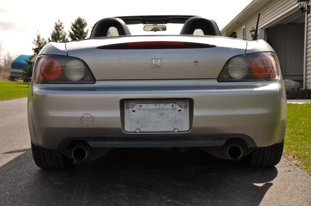 http://i37.photobucket.com/albums/e96/boarding087/my%20New%20car/DSC_0752.jpg