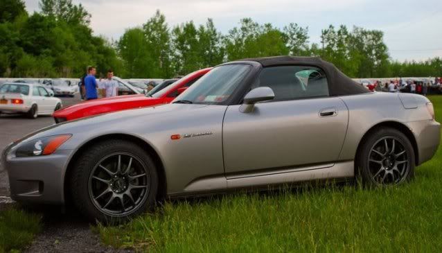 http://i37.photobucket.com/albums/e96/boarding087/my%20New%20car/newrims.jpg