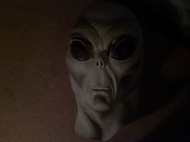 [Image: salealien3.jpg]