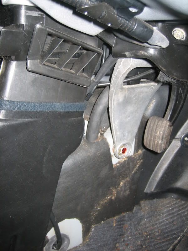 300CEfootwell004.jpg