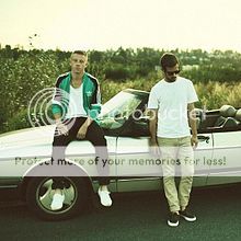 220px-Macklemore_26_Ryan_Lewis_-_22_zpsce8a53c2.jpg