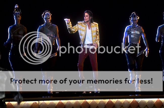 michael-jackson-hologram-billboard-_zpsb32fa0f7.jpg